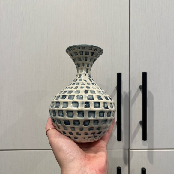 Ceramic Vase - Picture 1 of 3
